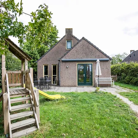 6 - Persoons Forest Pet & Family 197 * Ewijk