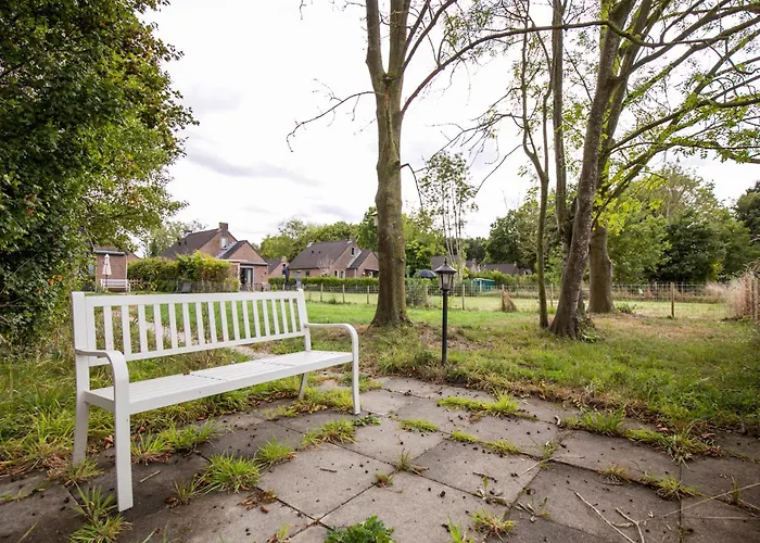 6 - Persoons Forest Pet & Family 197 * Ewijk