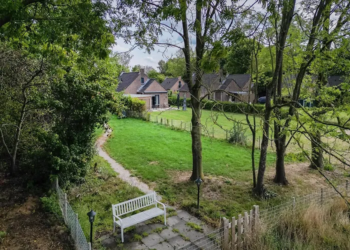 6 - Persoons Forest Pet & Family 197 * Ewijk